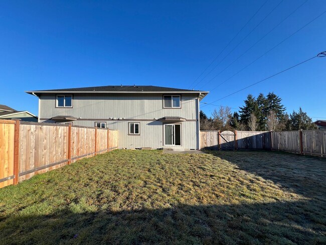 Building Photo - 16241-16243 Curry Ct SE