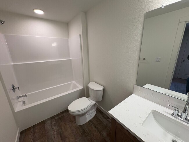 Building Photo - Brand New Stunning 3 Bed/2.5 Bath Townhouse-Old Farm District