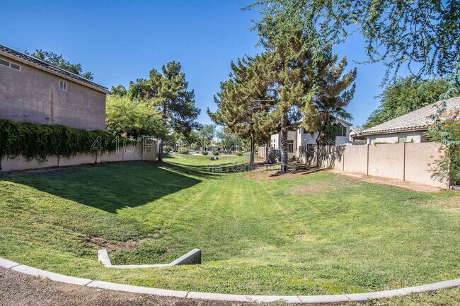 Building Photo - 407 W Colt Rd