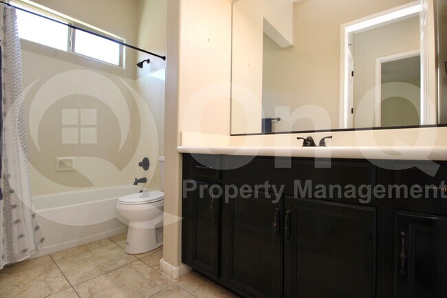 Building Photo - 17824 W Cedarwood Ln