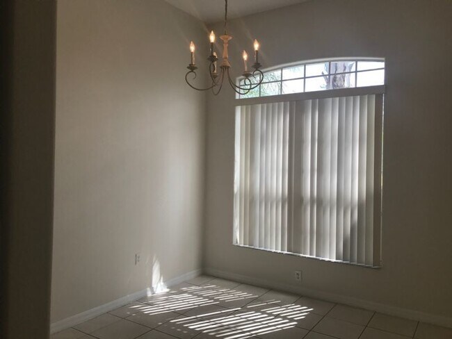Building Photo - "Charming 3-Bedroomt with 2 Full Baths in Kissimmee – Your Spacious 1,839 Sq Ft Sanctuary Awaits!...