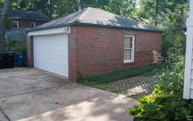 Building Photo - 8008 Delmar Blvd