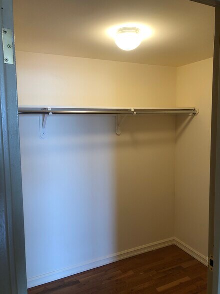 Building Photo - 14 Brooklyn Ave