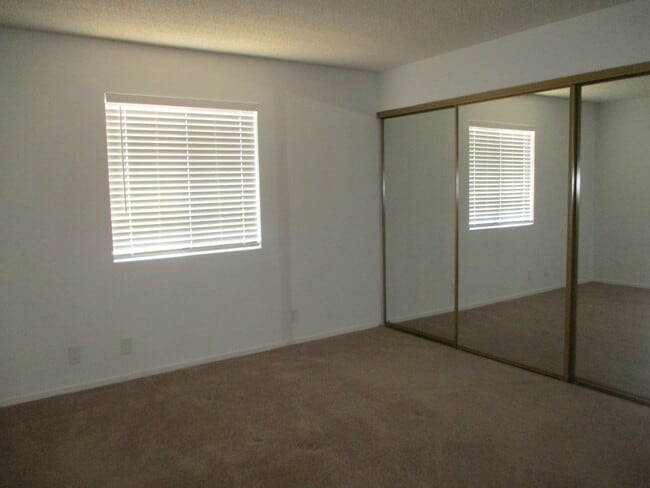 Building Photo - Rock Springs I Condo - Upper Unit