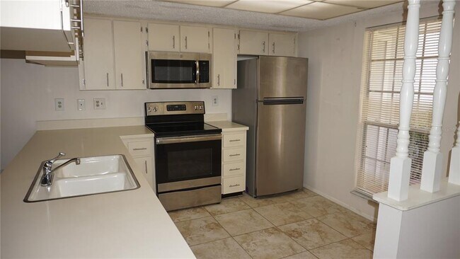Building Photo - 12371 Dearborn Dr
