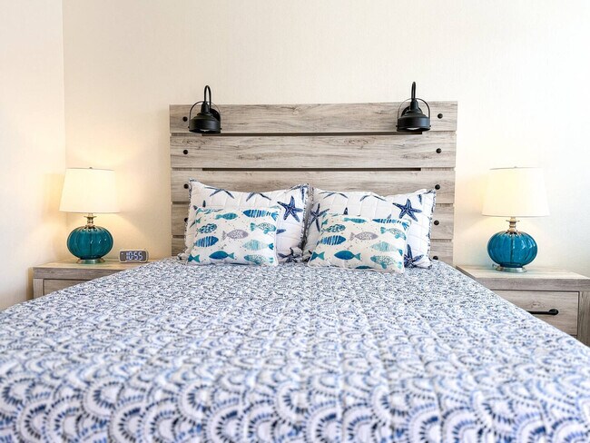 Building Photo - 1775 N Ocean Dr