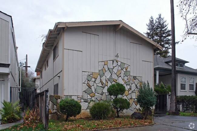 Building Photo - 2611 U St
