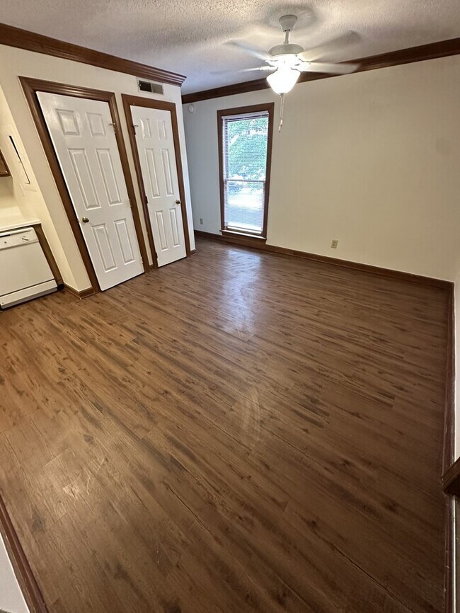 Building Photo - 3520-201 Ivy Commons Drive