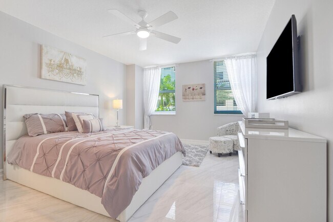 Building Photo - 99 SE Mizner Blvd