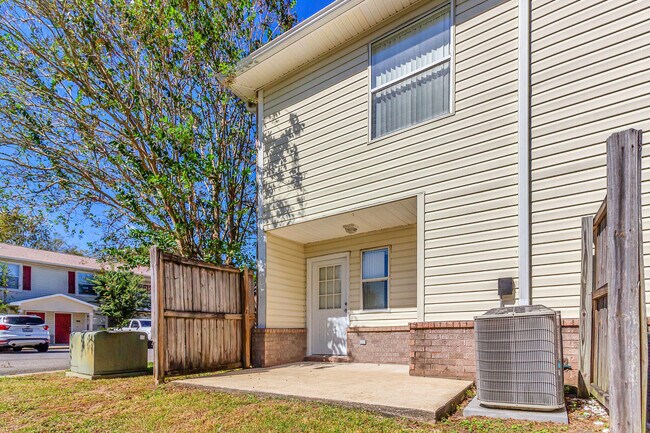 Building Photo - 1840 Shay-Lin Ct