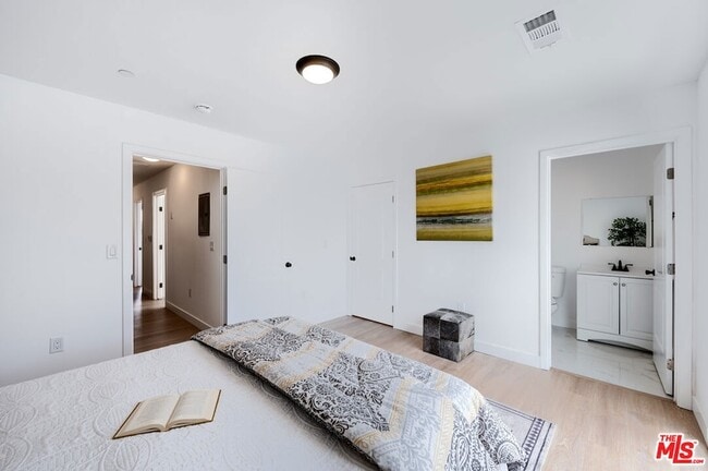 Building Photo - 7306 Independence Ave