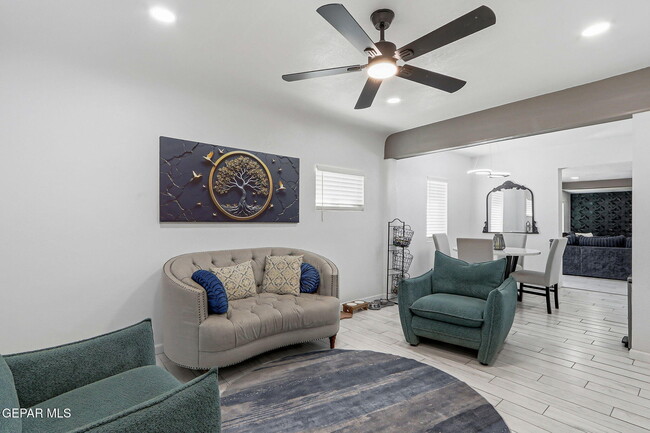 Building Photo - 7740 Phoenix Ave