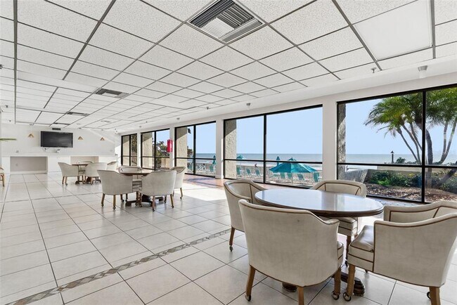 Building Photo - 15462 Gulf Blvd