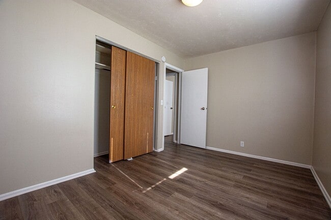 Building Photo - Ranch Style 4 Bedroom / 1.5 Bath Home