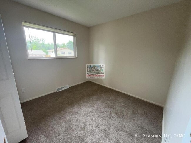 Building Photo - 4715 La Cresta Dr