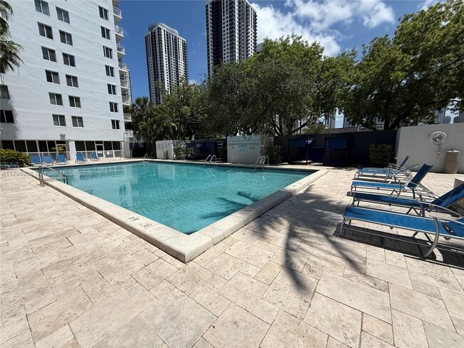 Building Photo - 850 N Miami Ave