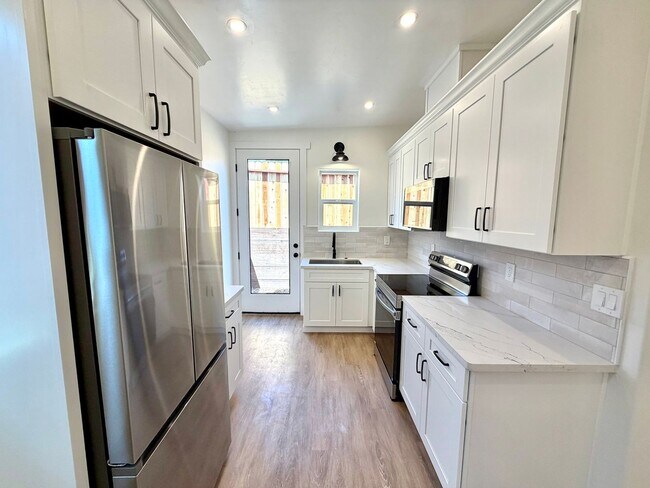 Building Photo - New Modern Farmhouse Cottage Coming Soon!