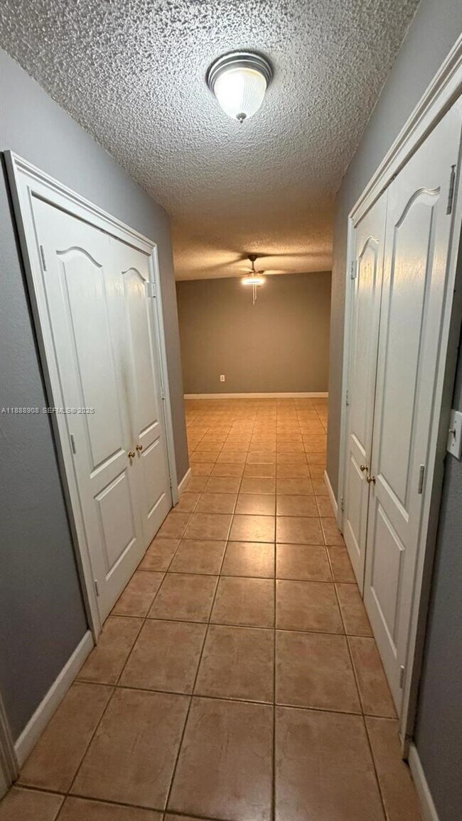 Building Photo - 15430 SW 81st Cir Ln