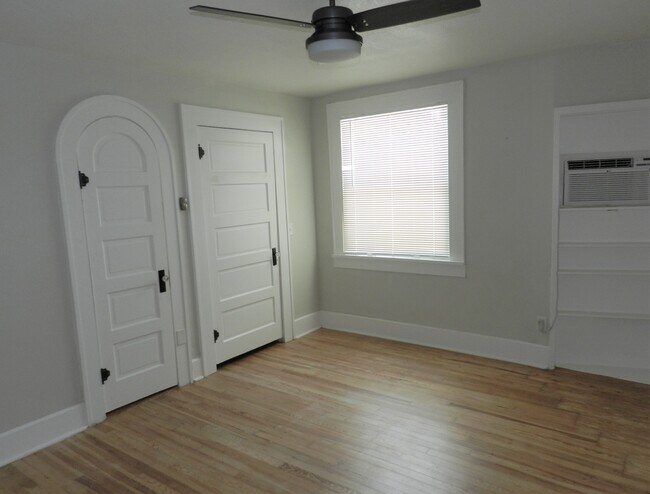 Building Photo - 360 13th Ave NE