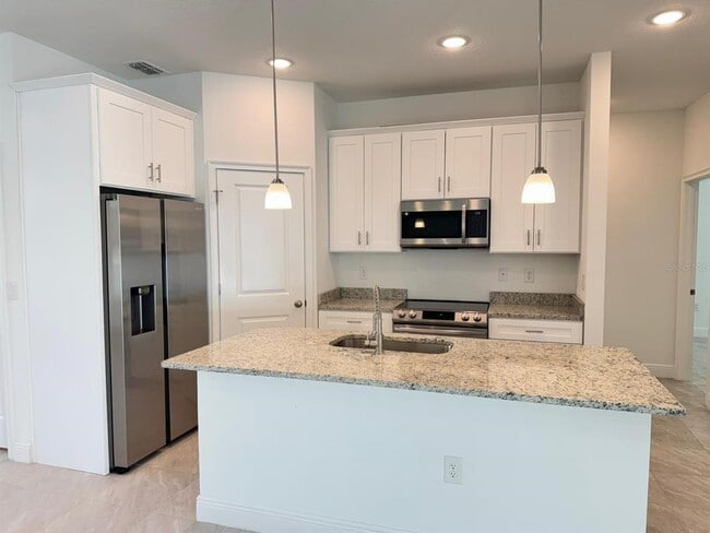 Building Photo - 442 Marion Oaks Course