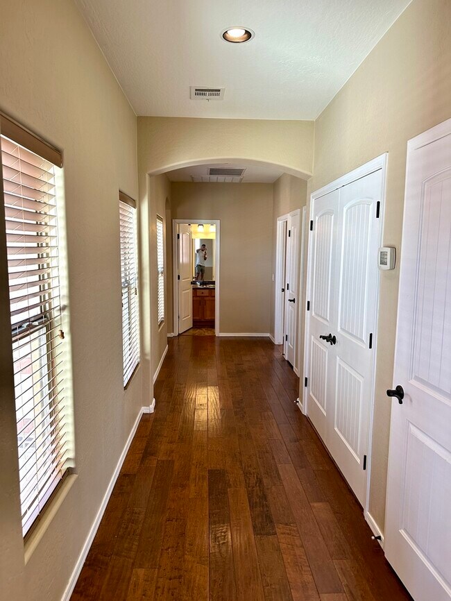 Building Photo - Stunning Rancho Del Ray double story overlooking community park.