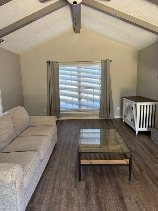 Building Photo - 304 N Essex Dr