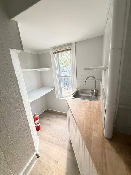 Building Photo - 49 Wilson Ave