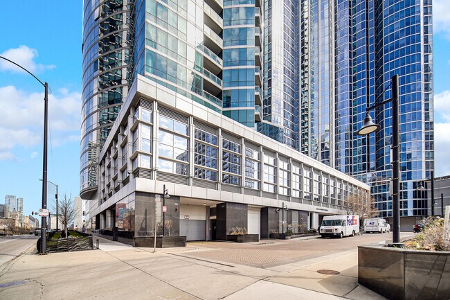 Building Photo - 1201 S Prairie Ave