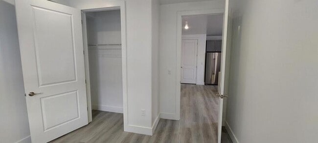 Building Photo - 273 Oak St