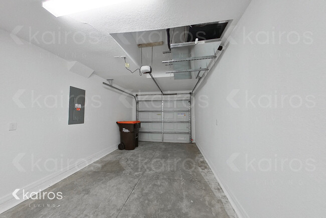 Building Photo - 6771 SW 149th Ln