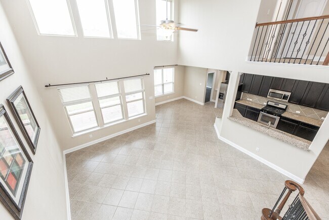 Building Photo - 6123 Northcrest Village Way