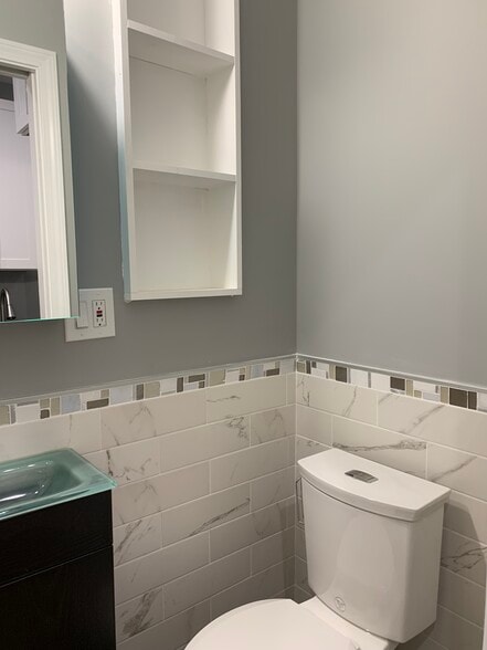 Building Photo - 148 Hillside St