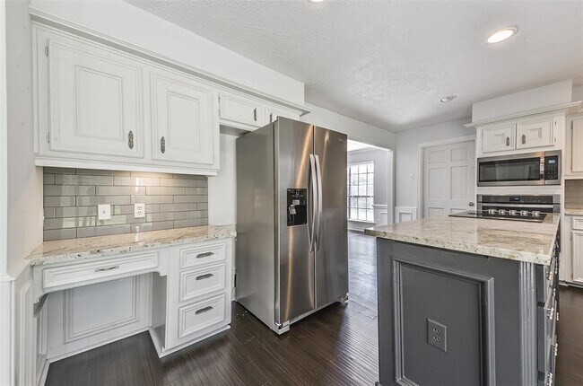 Building Photo - 4310 Brightwood Dr
