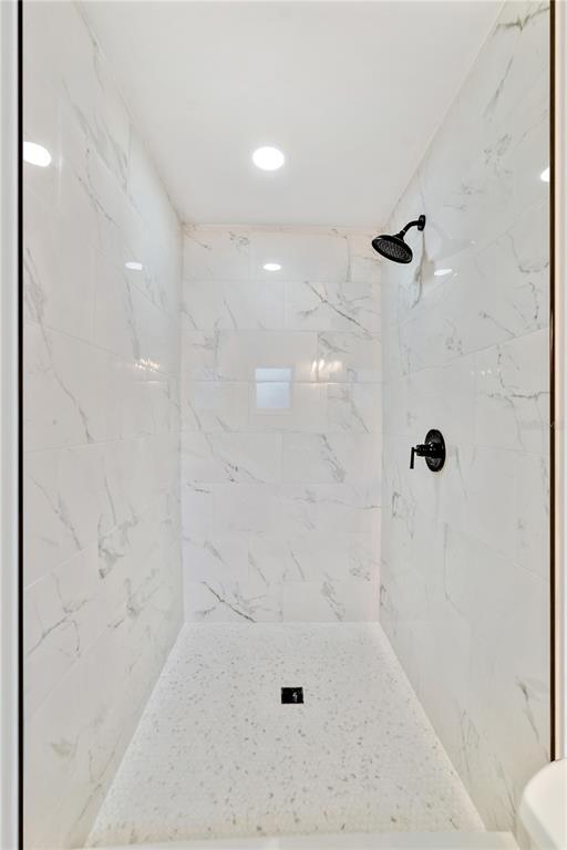 Building Photo - 4413 W Rogers Ave