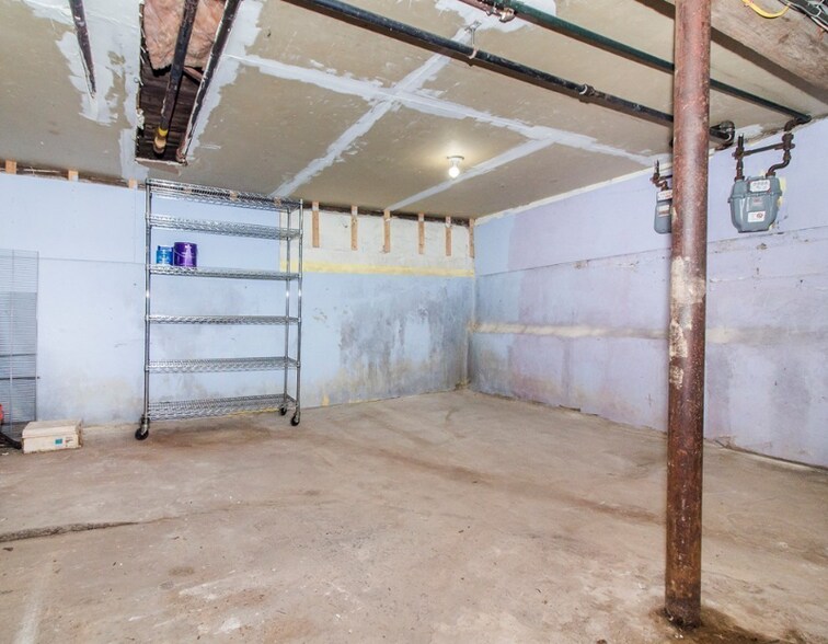 Building Photo - 117 Yorktown St