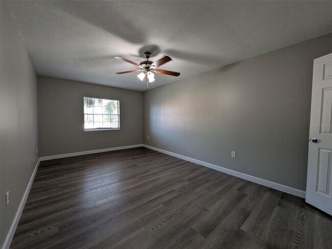 Building Photo - 562 Flemming Way