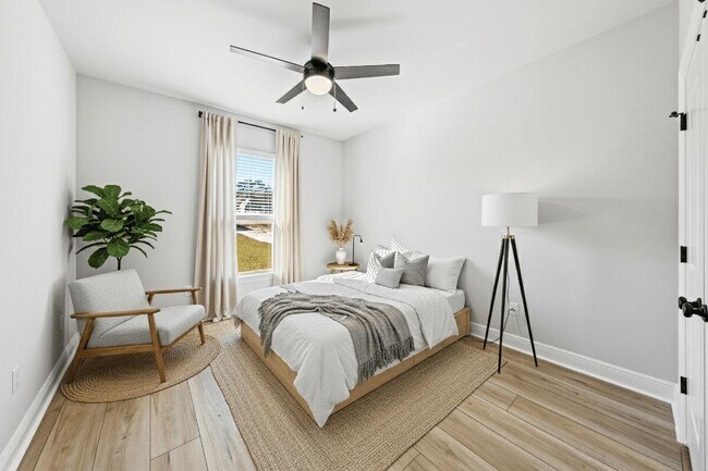 Building Photo - 2703 Louis Cir