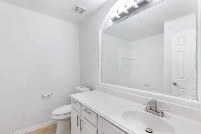 Building Photo - "Spacious 4-Bed Oasis with 2 Full Baths in Spring, TX - 2,235 Sq Ft of Comfort!"