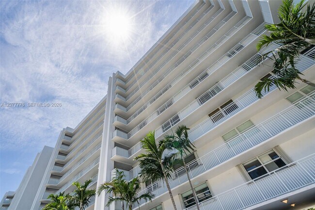 Building Photo - 607 Ocean Dr