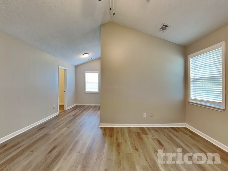 Building Photo - 207 Crystal Ct