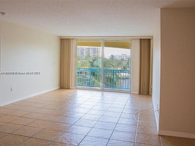 Building Photo - 201 Golden Isles Dr