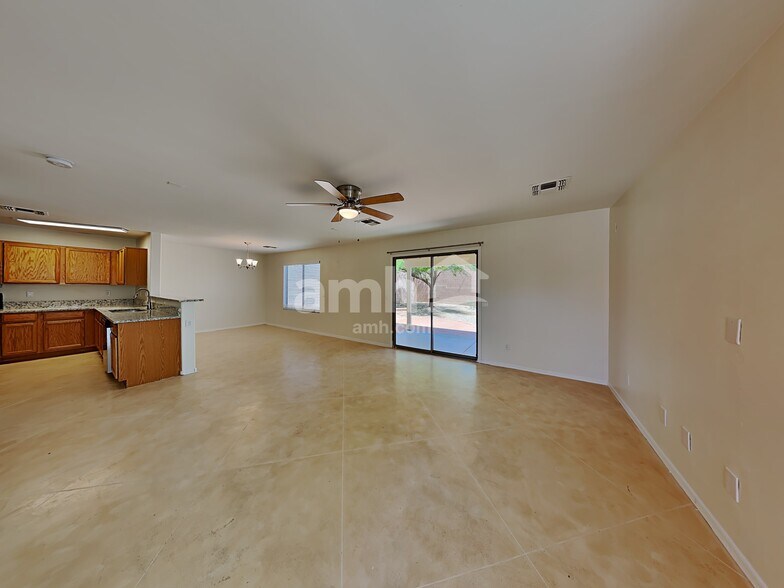 Building Photo - 786 W Cholla Crest Dr