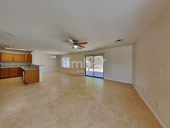 Building Photo - 786 W Cholla Crest Dr