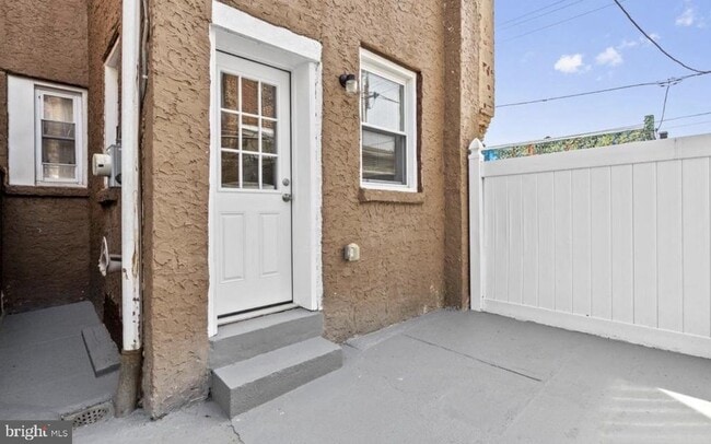 Building Photo - 1452 S Etting St