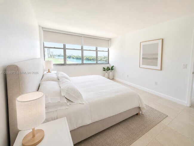 Building Photo - 5838 Collins Ave