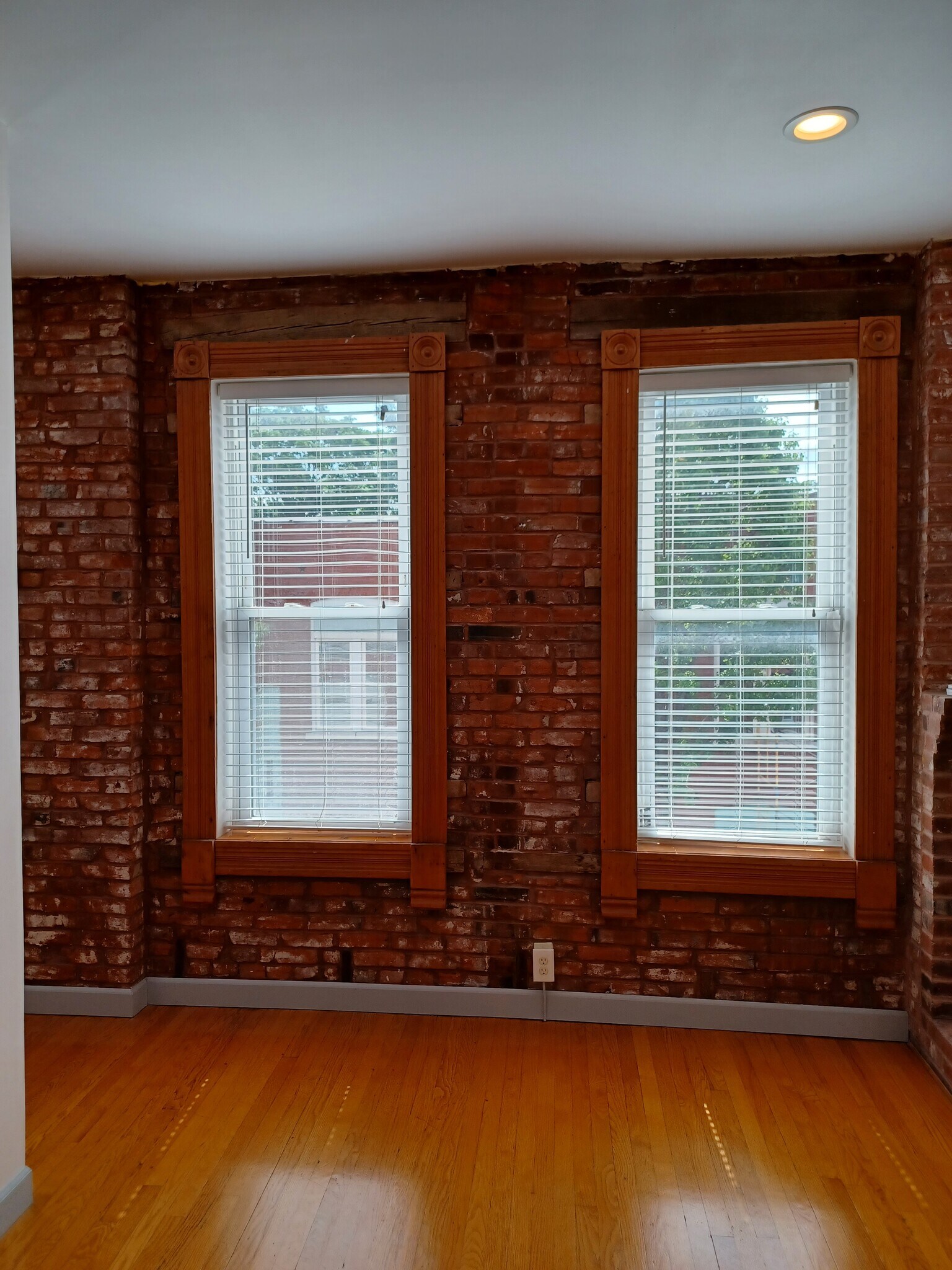Building Photo - 4233 Chouteau Ave