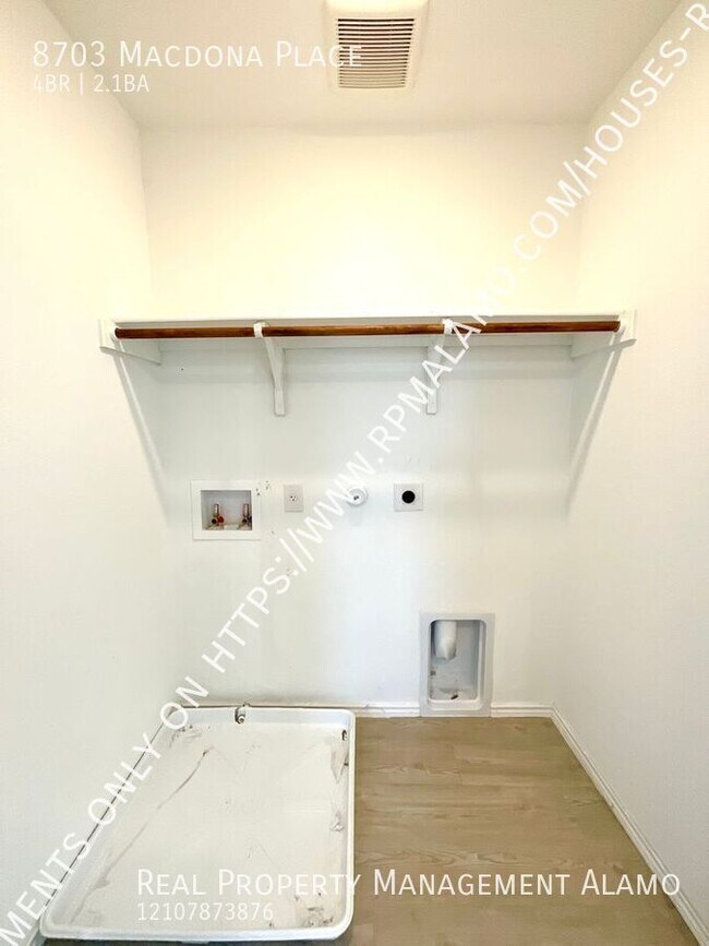 Building Photo - 8703 Macdona Pl