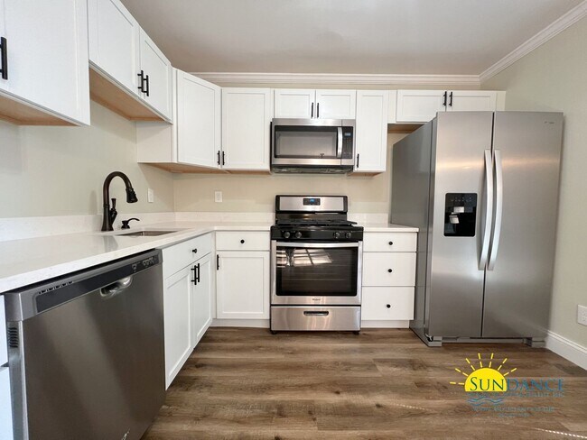 Building Photo - Stunning 3 Bedroom Home in Fort Walton Beach!s