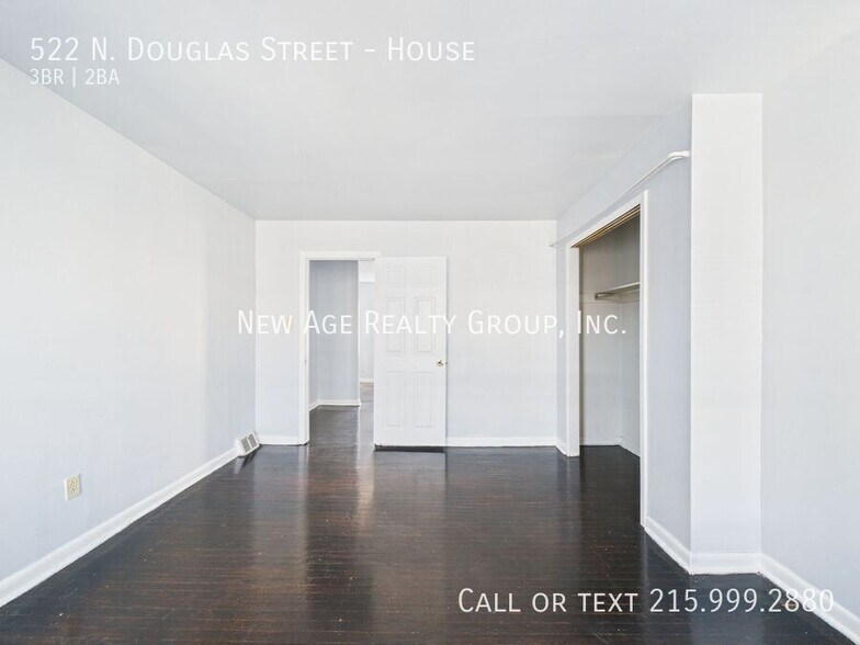 Building Photo - 522 N Douglas St