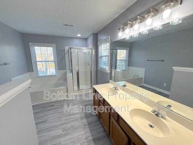 Building Photo - 13446 Cassington Ct